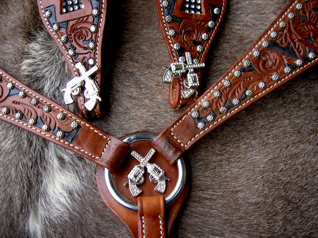 BRIDLE BREAST COLLAR WESTERN LEATHER HEADSTALL TACK CROSS GUN CRYSTALS 