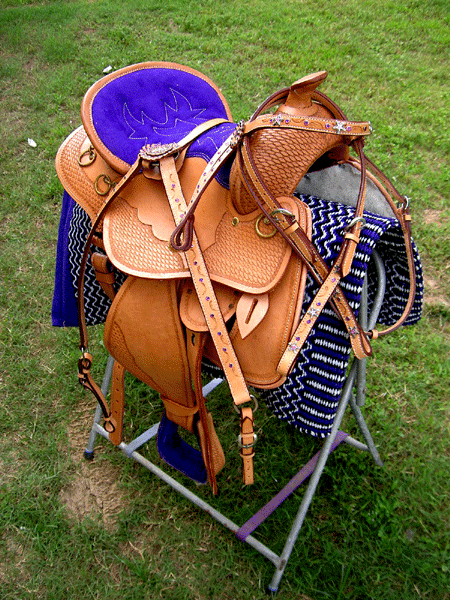 17 WESTERN LEATHER TRAIL ENDURANCE SADDLE PURPLE  